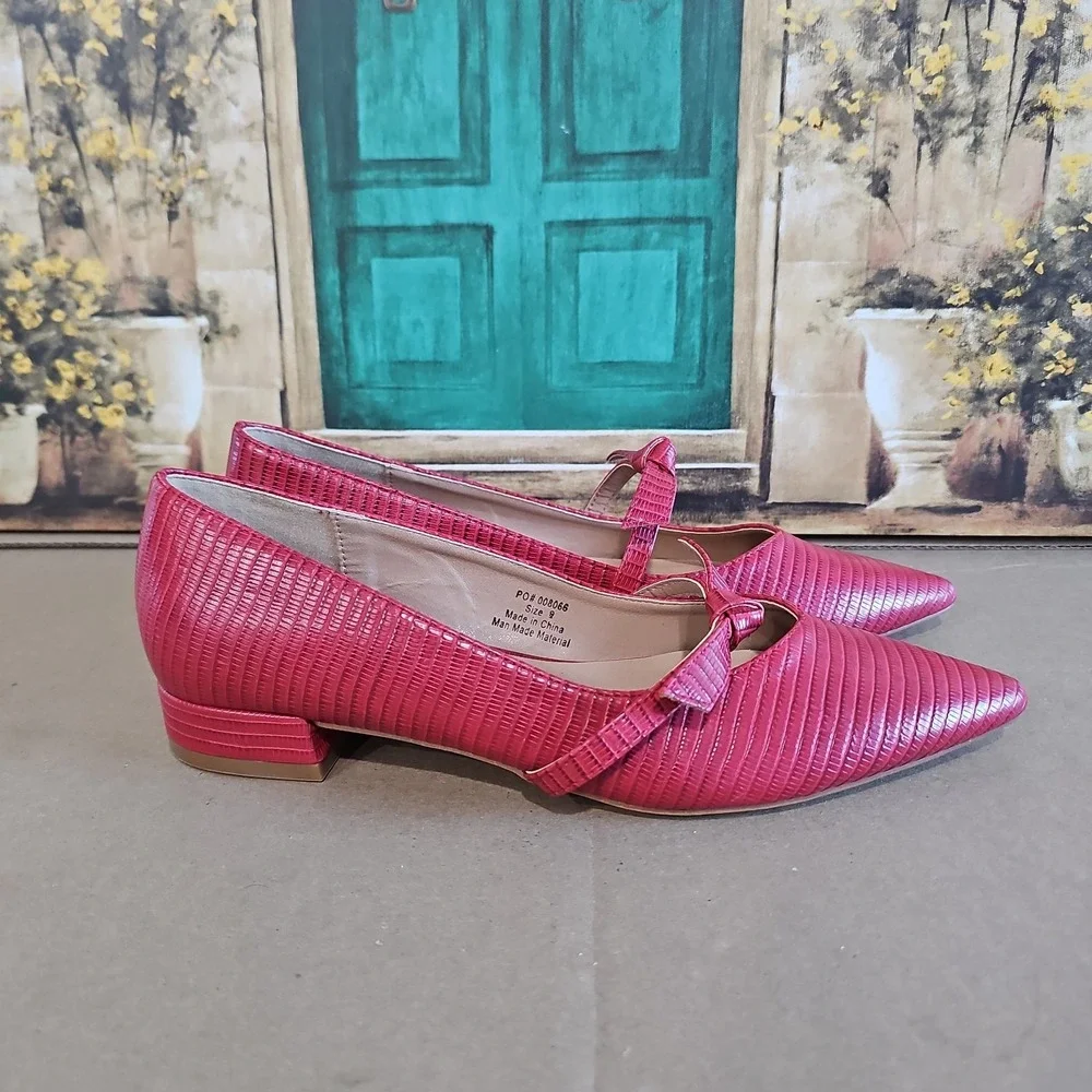 Journee Collection Womens Cait Pointed‎ Toe Ballet Flats. Size: 9. Color: Red
